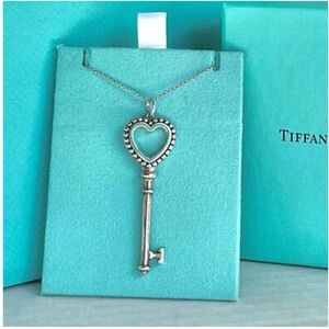 ♥️ Tiffany & Co. 18” Necklace Beautiful “Tiffany Blue” Heart Key Pendant T&CO.